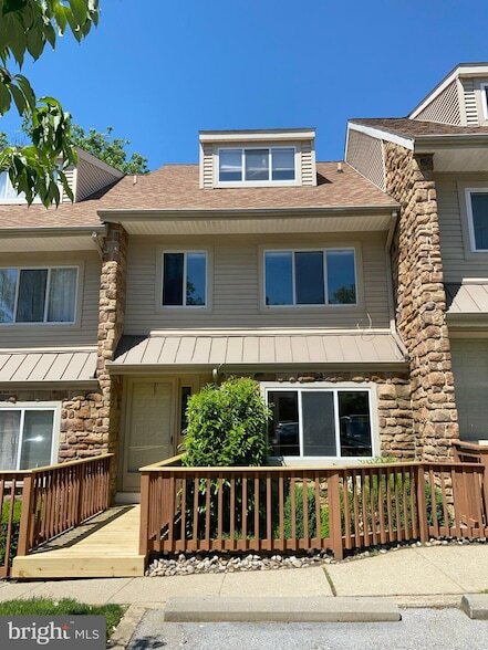 Photo - 326 Brigade Ct Townhome