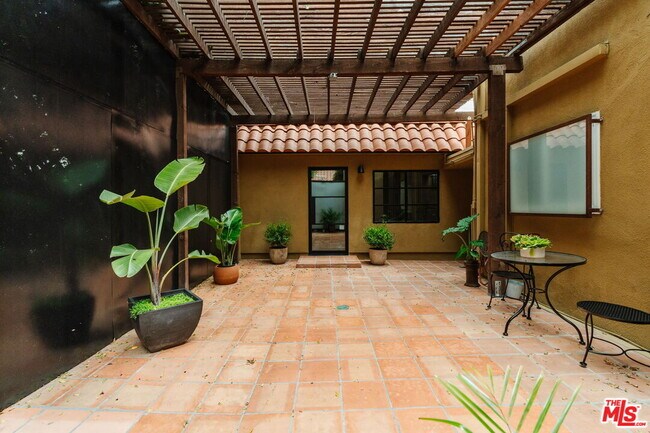 Foto del edificio - 430 N Harper Ave
