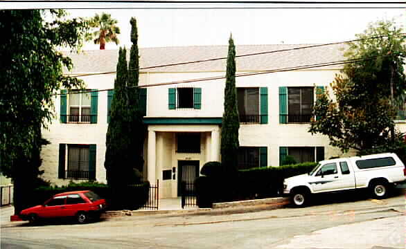 Primary Photo - 2025 Cheremoya Ave