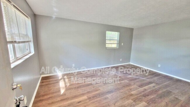 Foto del edificio - 3319 Hunt St
