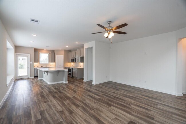Building Photo - 8034 Whisper Grove Dr