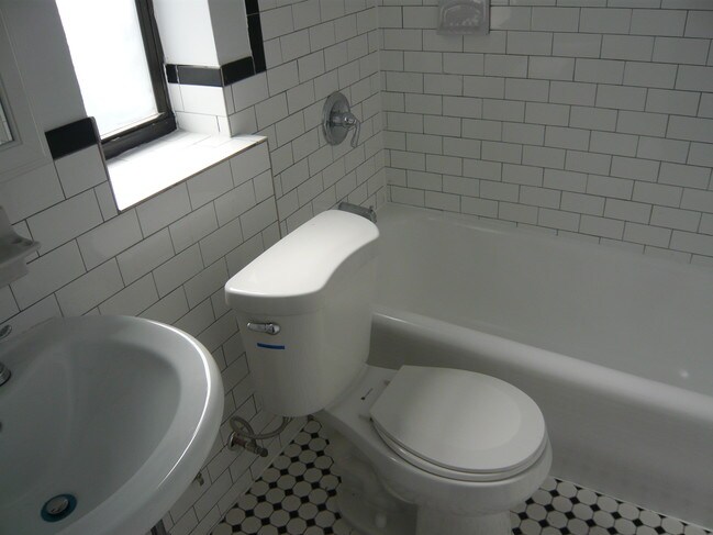 Foto del edificio - 2084 Bronx Park E