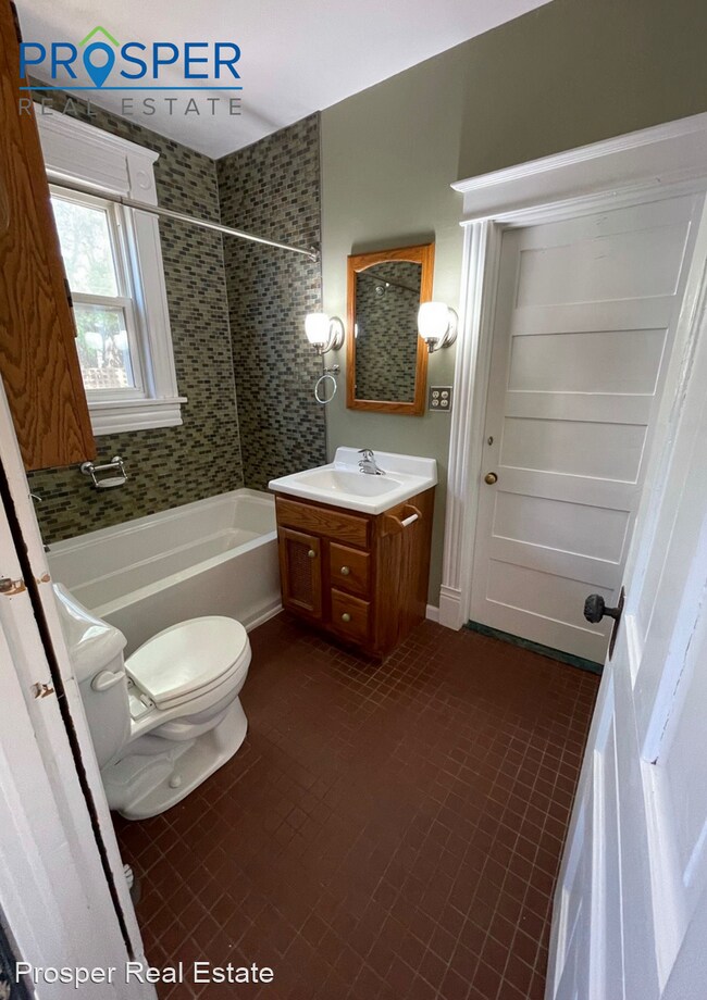 Foto del edificio - 4 br, 2 bath House - 532 Broadway Street