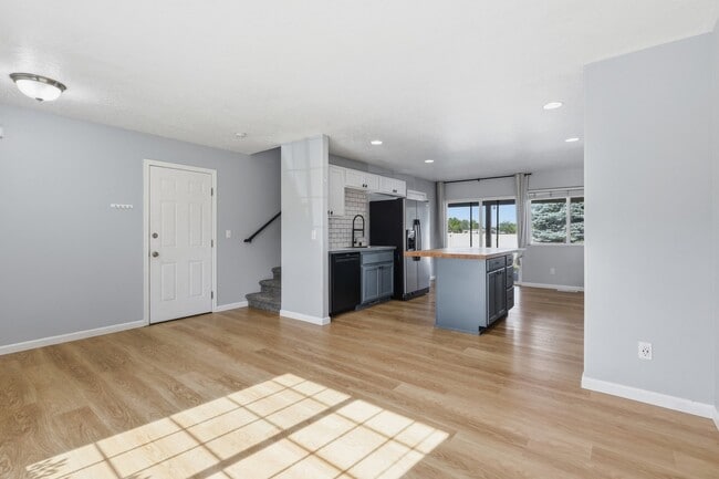 Building Photo - 7610 S Dour St
