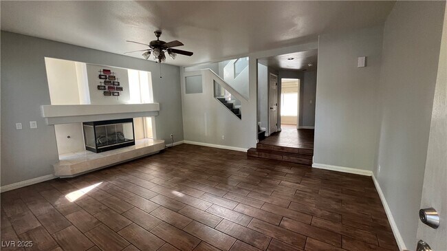 Foto del edificio - 537 Fiddlehead Ave