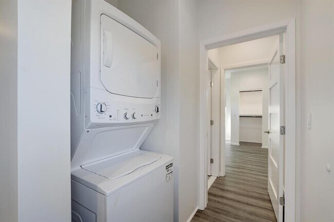 Building Photo - 1805 Redd St