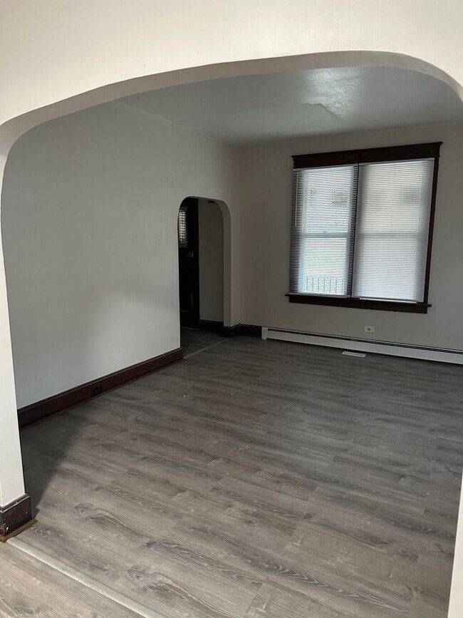 Living room - 608 Saint Clair Ave