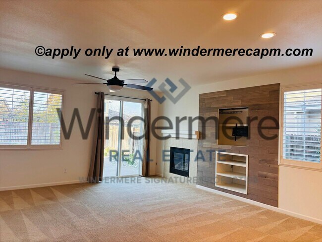 Building Photo - Bright & Stylish Entertainer's Retreat! Single story 3 bed- Plus Bonus Room!!