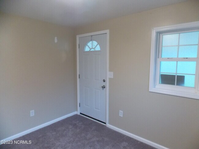 Foto del edificio - 5900 New Bern Hwy