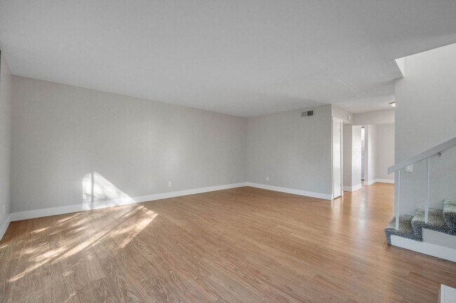 Building Photo - 701 Woodside Ln E