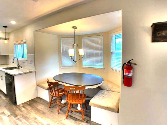 Building Photo - 3980 Sand Ridge Rd