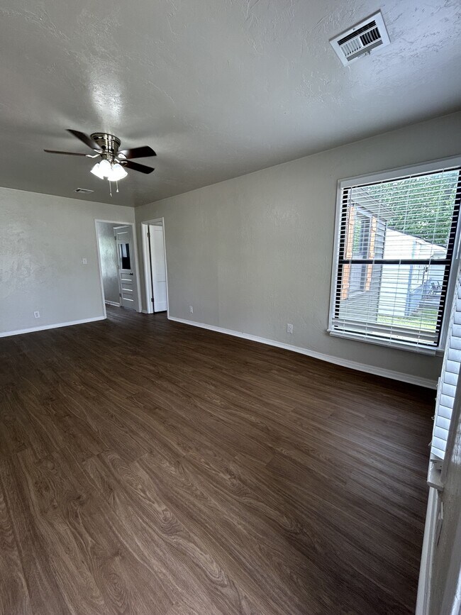 Foto del edificio - 4000 SE 24th St