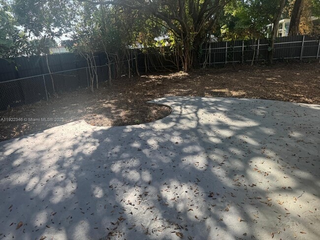 Foto del edificio - 15195 NE 2nd Ave