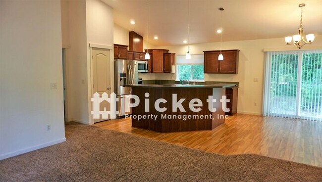 Building Photo - 3 Bed Seabeck Rambler