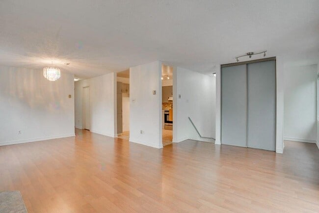 Photo du bâtiment - 165 Av. des Jonquilles