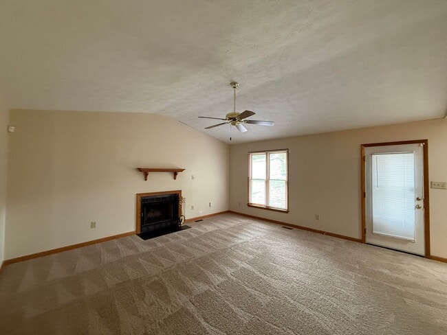 Building Photo - 5671 Archer Rd