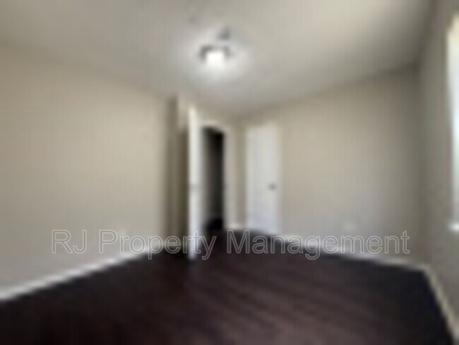 Building Photo - 284 Gaston Ave