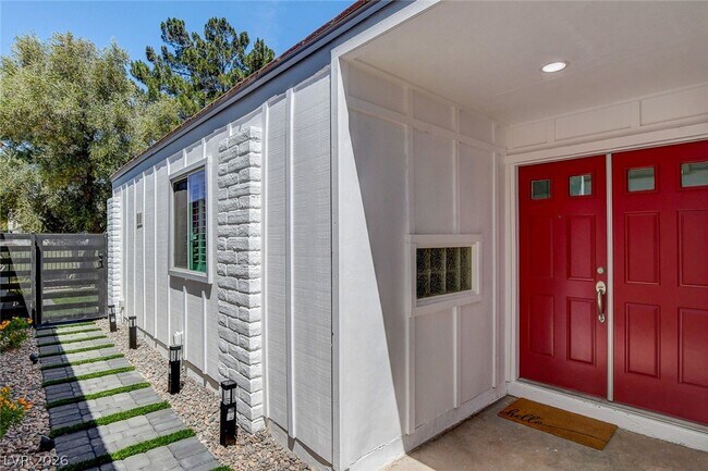 Building Photo - 2999 Bel Air Dr