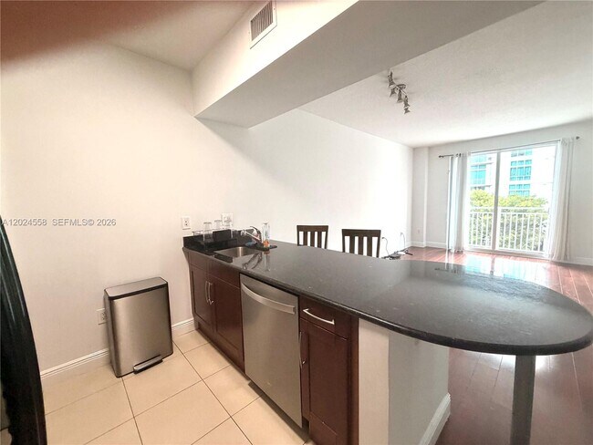 Foto del edificio - 7290 SW 90th St