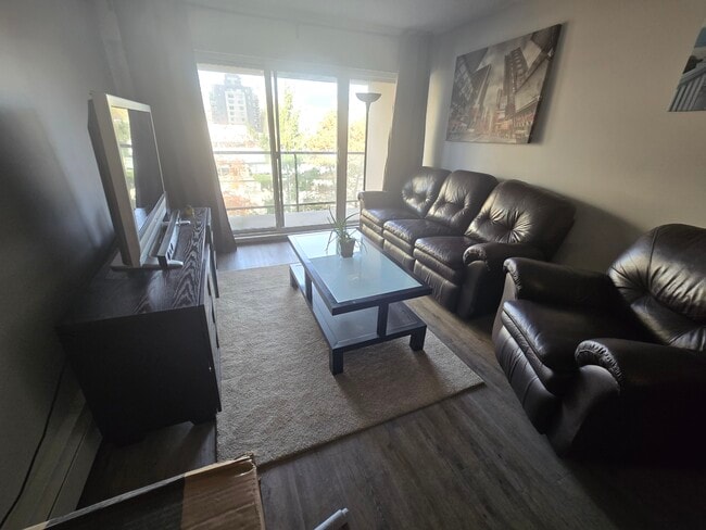 Photo du bâtiment - 1718 Nelson St