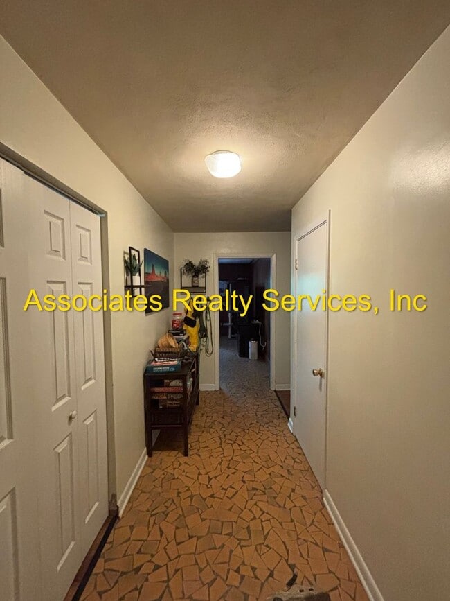 Building Photo - 3 Bed/2 Bath Spacious Home in BLACK ACRES!!!
