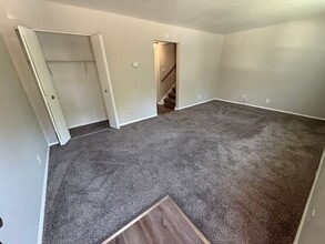 Building Photo - 4807 Lakeside Dr