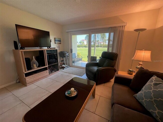 Building Photo - 6191 Bahia Del Mar Blvd S