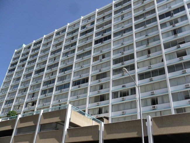 Foto del edificio - 1560 Kanunu St
