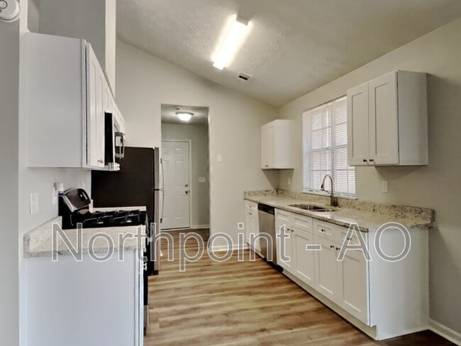 Building Photo - 2443 Leslie Brook Dr