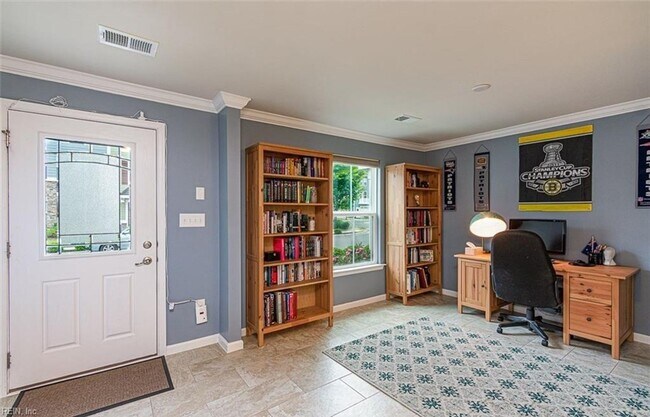 Foto del edificio - Gorgeous Tri-Level Condo