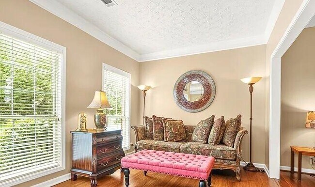 Foto del edificio - 5070 Saddle Bridge Ln