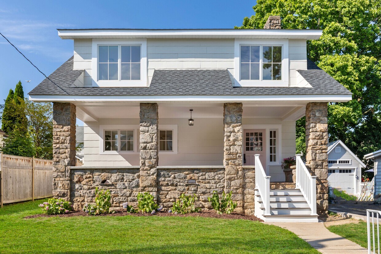 Primary Photo - 33 Oakwood Ave