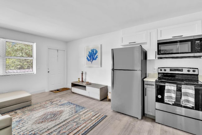 Photo - 801 SW 15th Ave Apartment