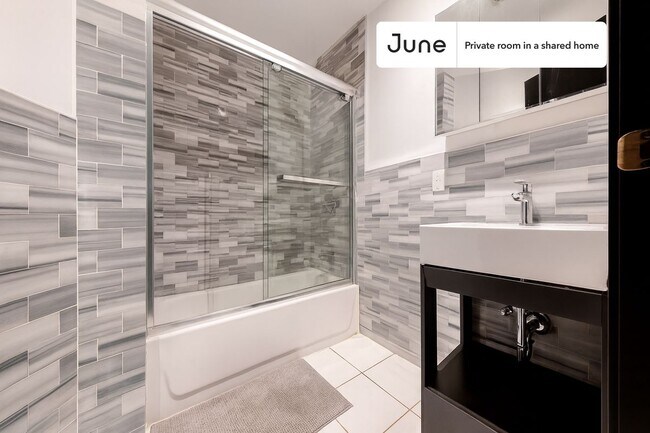 Foto del edificio - Room in Shared 5 bed/2 bath home