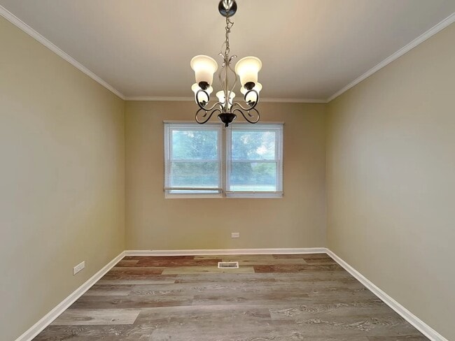 Building Photo - 189 E Timberlane Dr