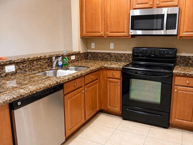 Foto del edificio - 21207 NW 14th Pl