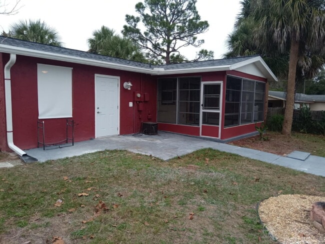 Building Photo - For Rent...3 Bedroom Updated Home!