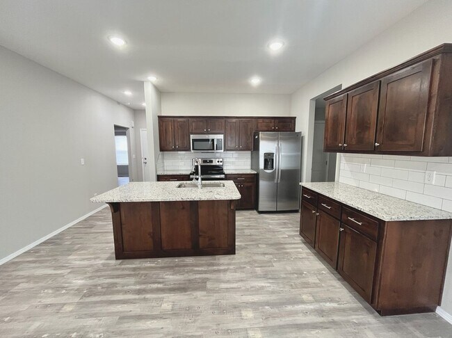 Foto del edificio - LEASING NEW CONSTRUCTION