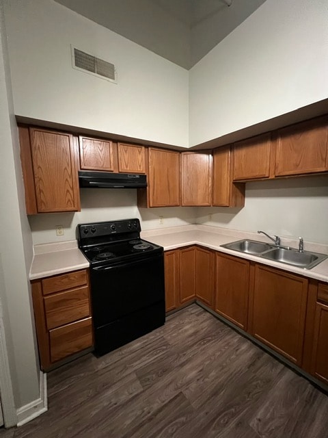 Building Photo - 316 W Walnut St