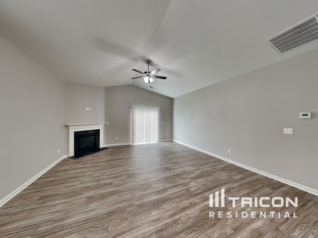 Building Photo - 4020 Lampasas Ln