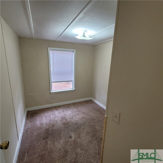 Foto del edificio - 2174 Mack English Rd