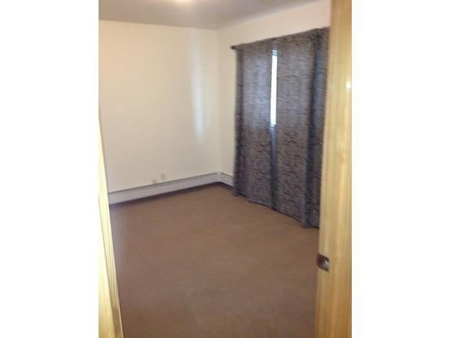 Building Photo - 1 br, 1 bath Duplex - 231 Minnie St Apt B