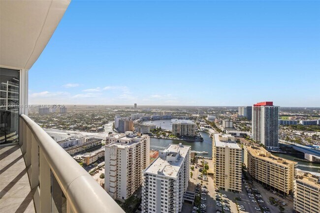 Building Photo - 1850 S Ocean Dr