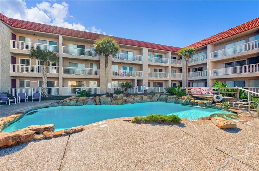 Foto principal - 14428 Compass St