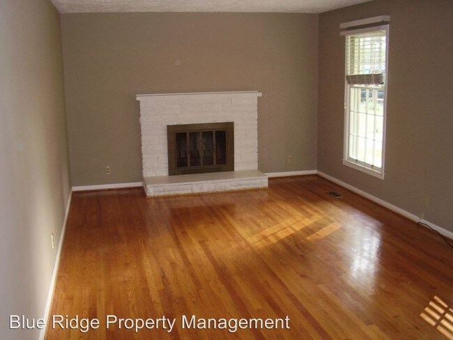 Building Photo - 604 Midview Pl