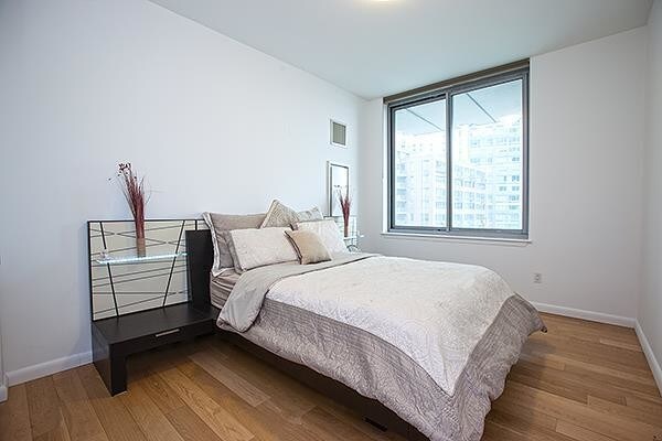 Foto del edificio - 4630 Center Blvd