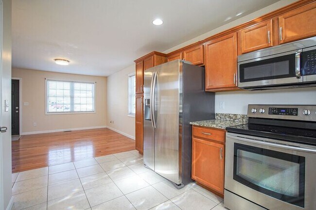 Foto del edificio - 461 Springfield St