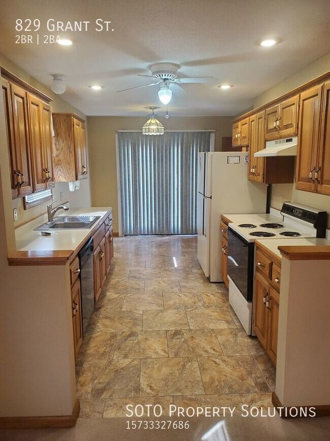Foto del edificio - 2 BD / 2 BA
