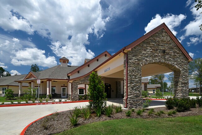 La mejor vida asistida & Memory Care. - 16700 Ella Blvd