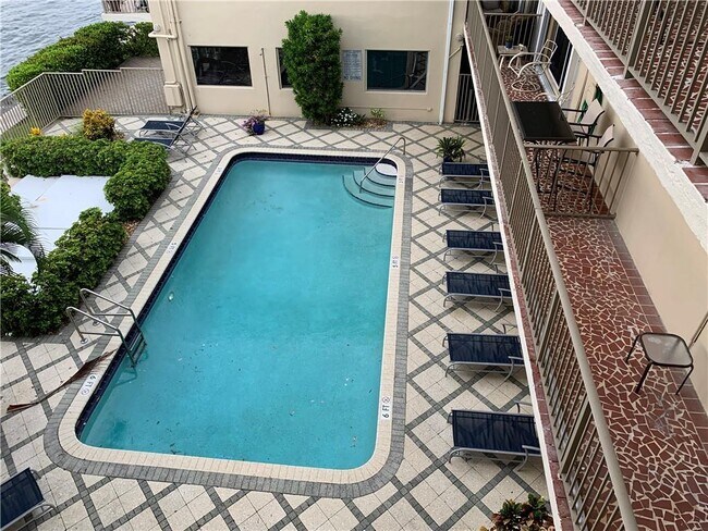 Foto del edificio - 2600 S Ocean Dr